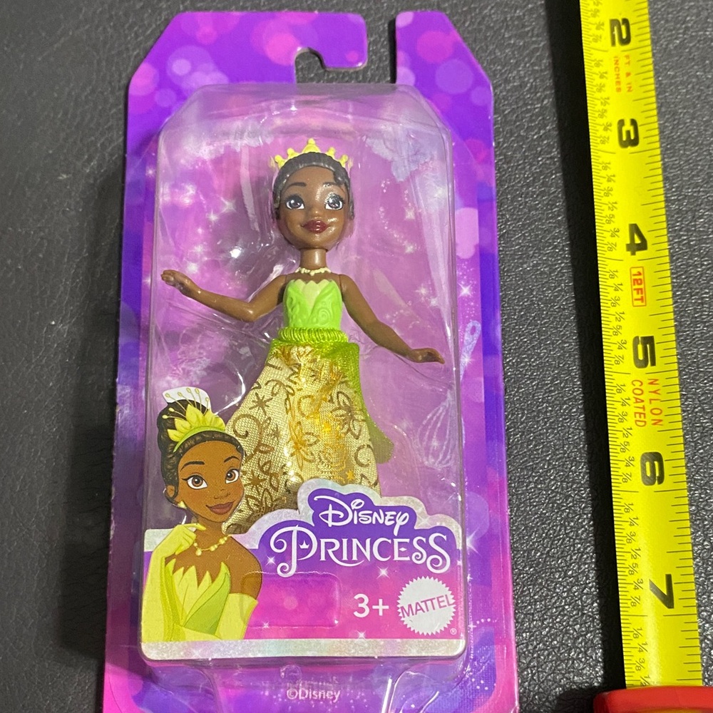 Disney Princess Tiana Doll - Green and Gold Outfit - Picture 3 of 3